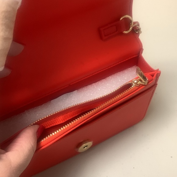 NWT Bebe Crossbody Sophia Quilted Handbag Chain Strap Purse Shoulder Cherry Red - Picture 8 of 12